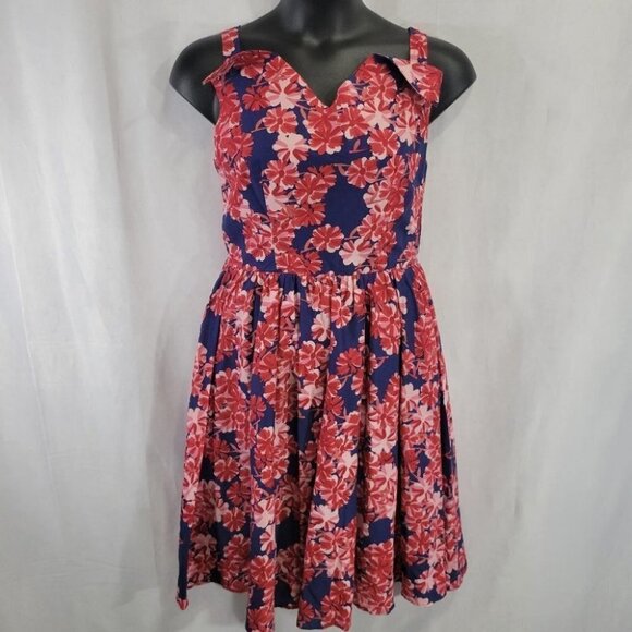 NWT Aryeh Floral Vintage 50s Inspired Fit and Flares Dress Large - Picture 1 of 14